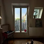 Celine 19 Montmartre Moment, Sacre Coeur View & Eiffel Tower *