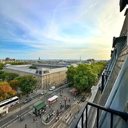 Celine 19 Montmartre Moment, Sacre Coeur View & Eiffel Tower 巴黎